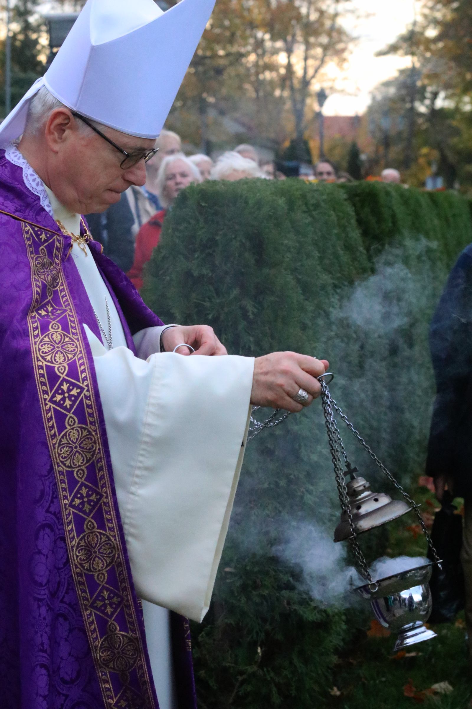 Na Cmentarzu Komunalnym w Legnicy modlono się za zmarłych