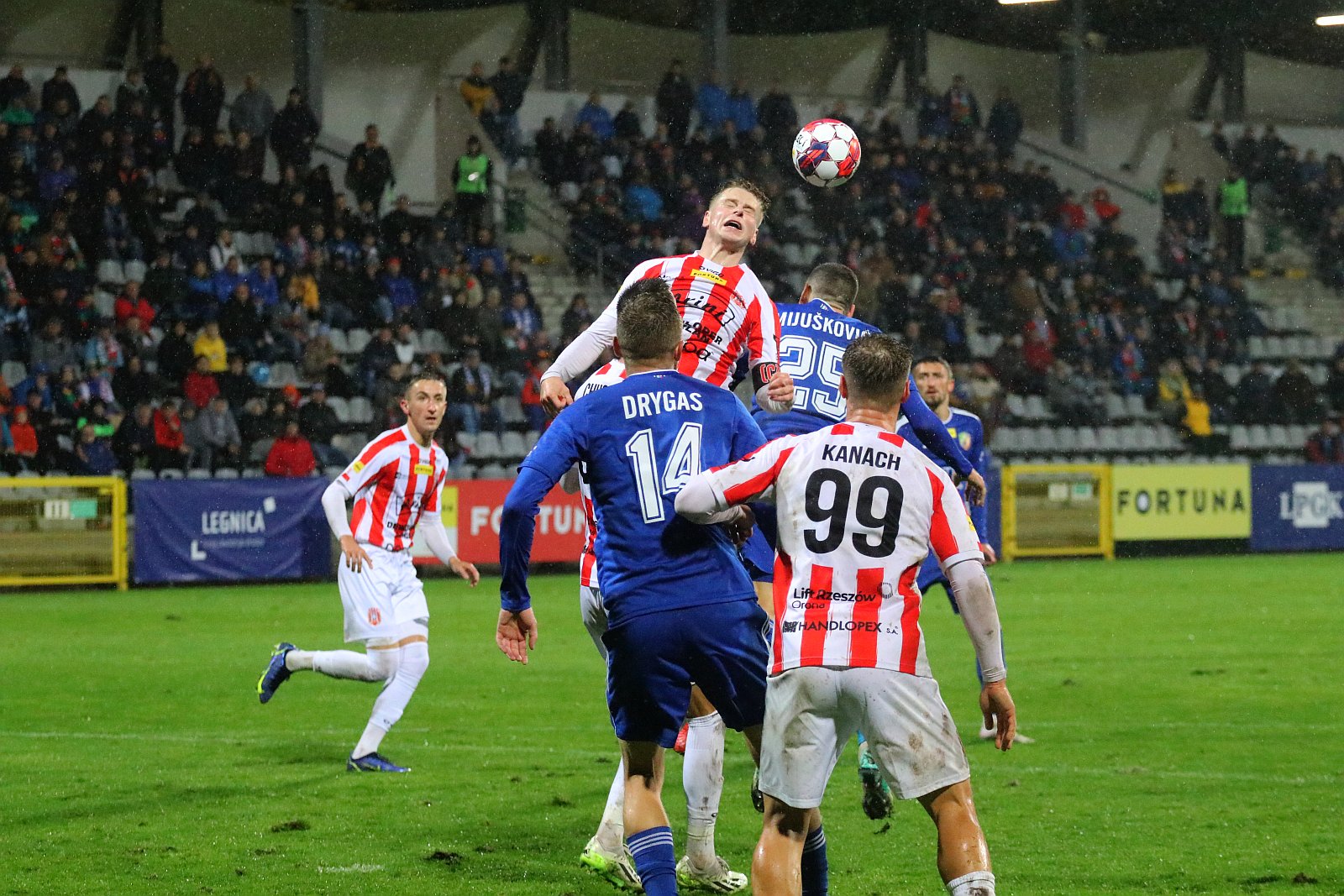Miedź przegrała z Resovią w meczu 14 kolejki Fortuna 1 Ligi