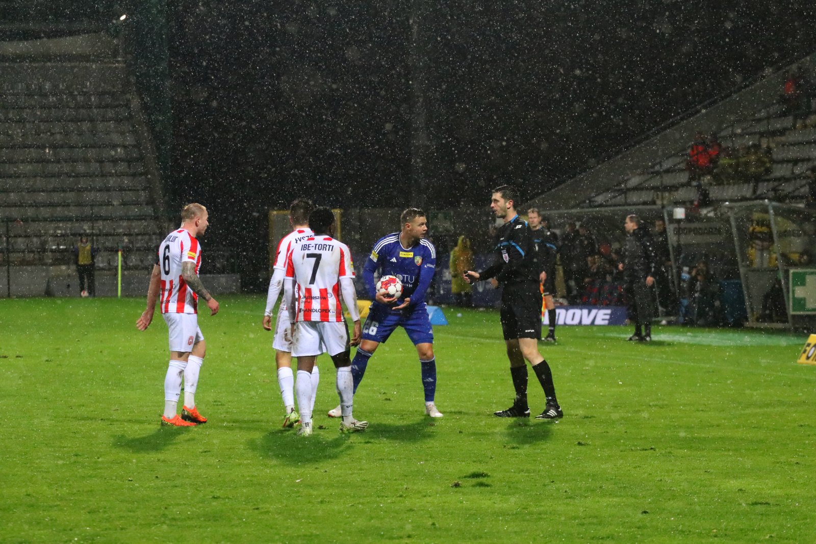 Miedź przegrała z Resovią w meczu 14 kolejki Fortuna 1 Ligi