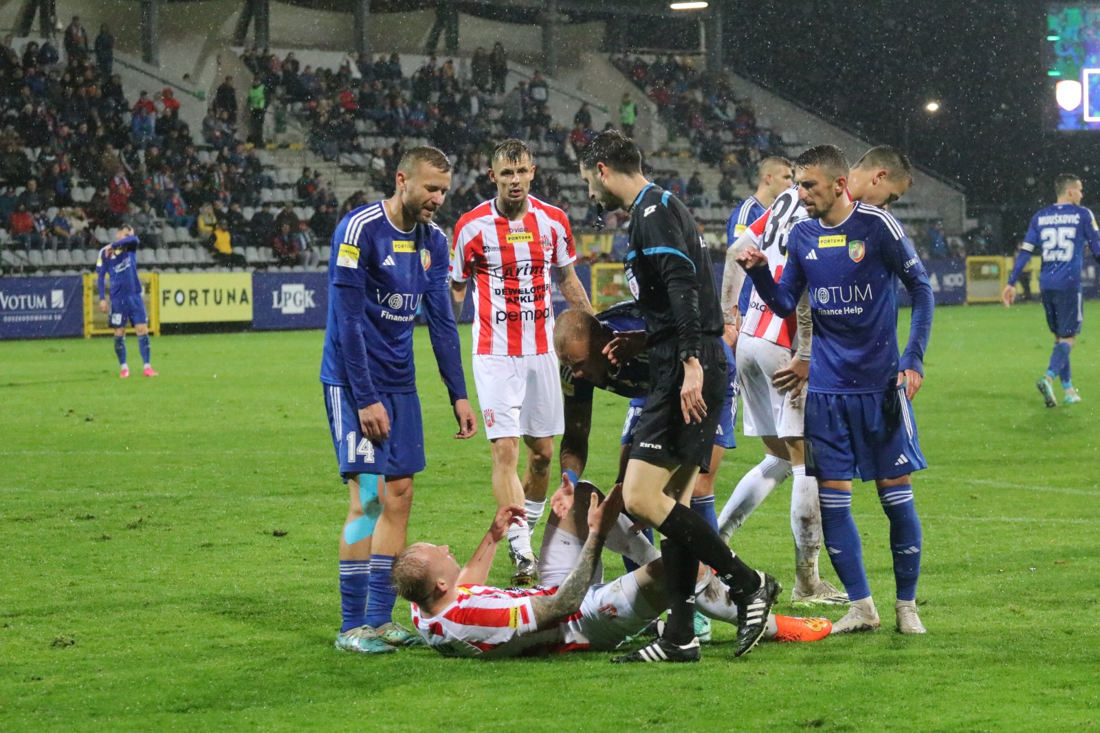 Miedź przegrała z Resovią w meczu 14 kolejki Fortuna 1 Ligi