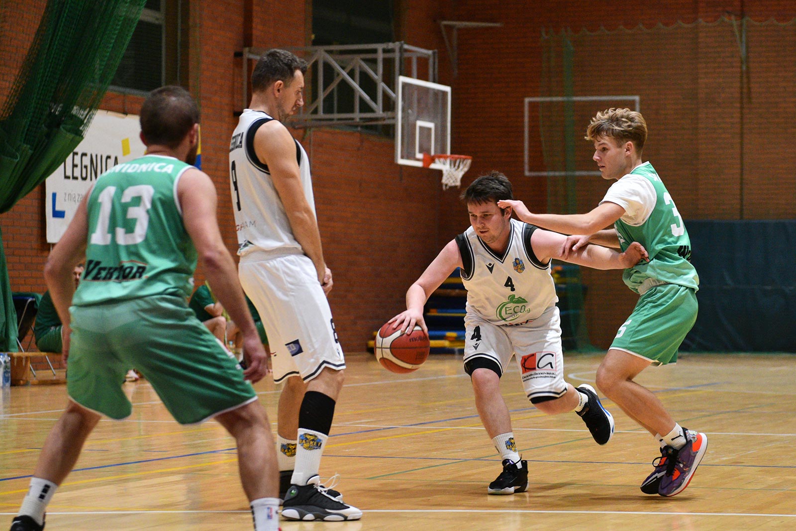Thriller na Wierzyńskiego. Wygrana Basketu Legnica