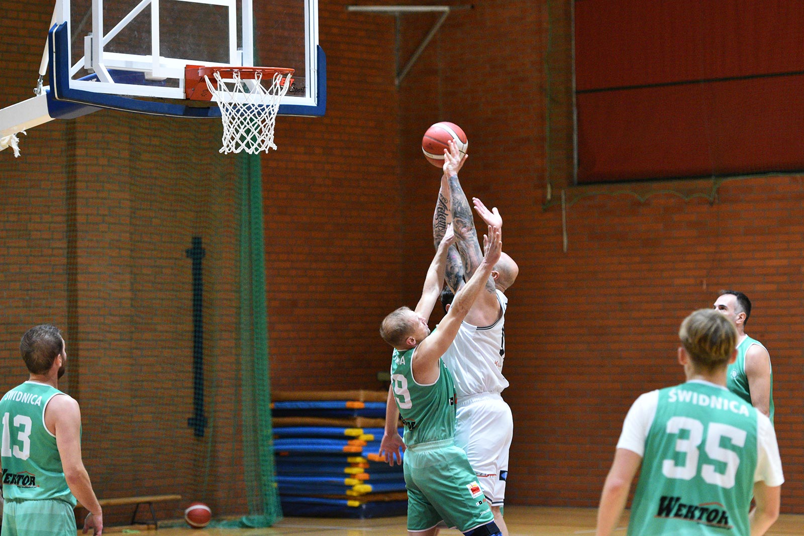 Thriller na Wierzyńskiego. Wygrana Basketu Legnica