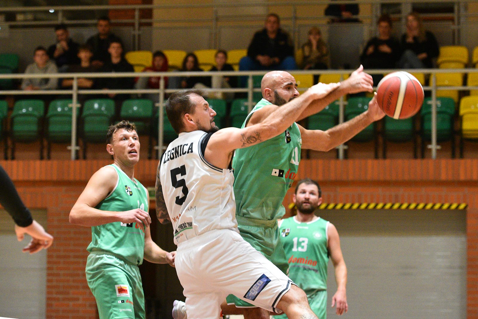 Thriller na Wierzyńskiego. Wygrana Basketu Legnica