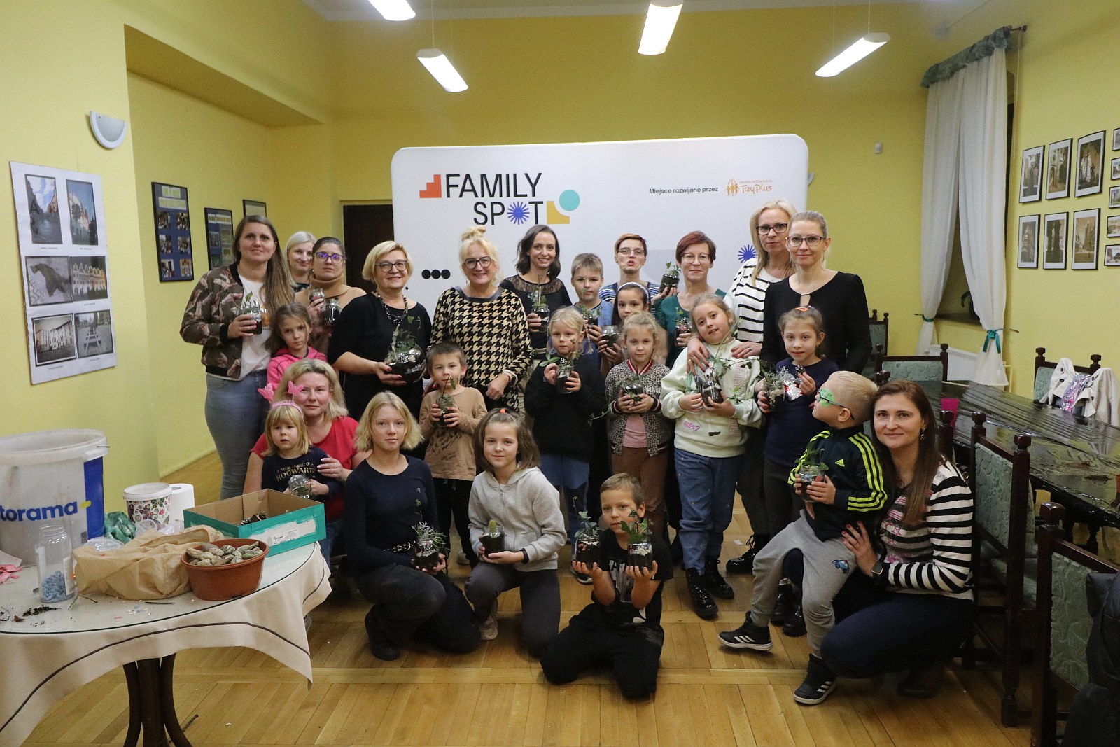 Warsztaty florystyczne Koła Dużych Rodzin 3 Plus Koło Legnica