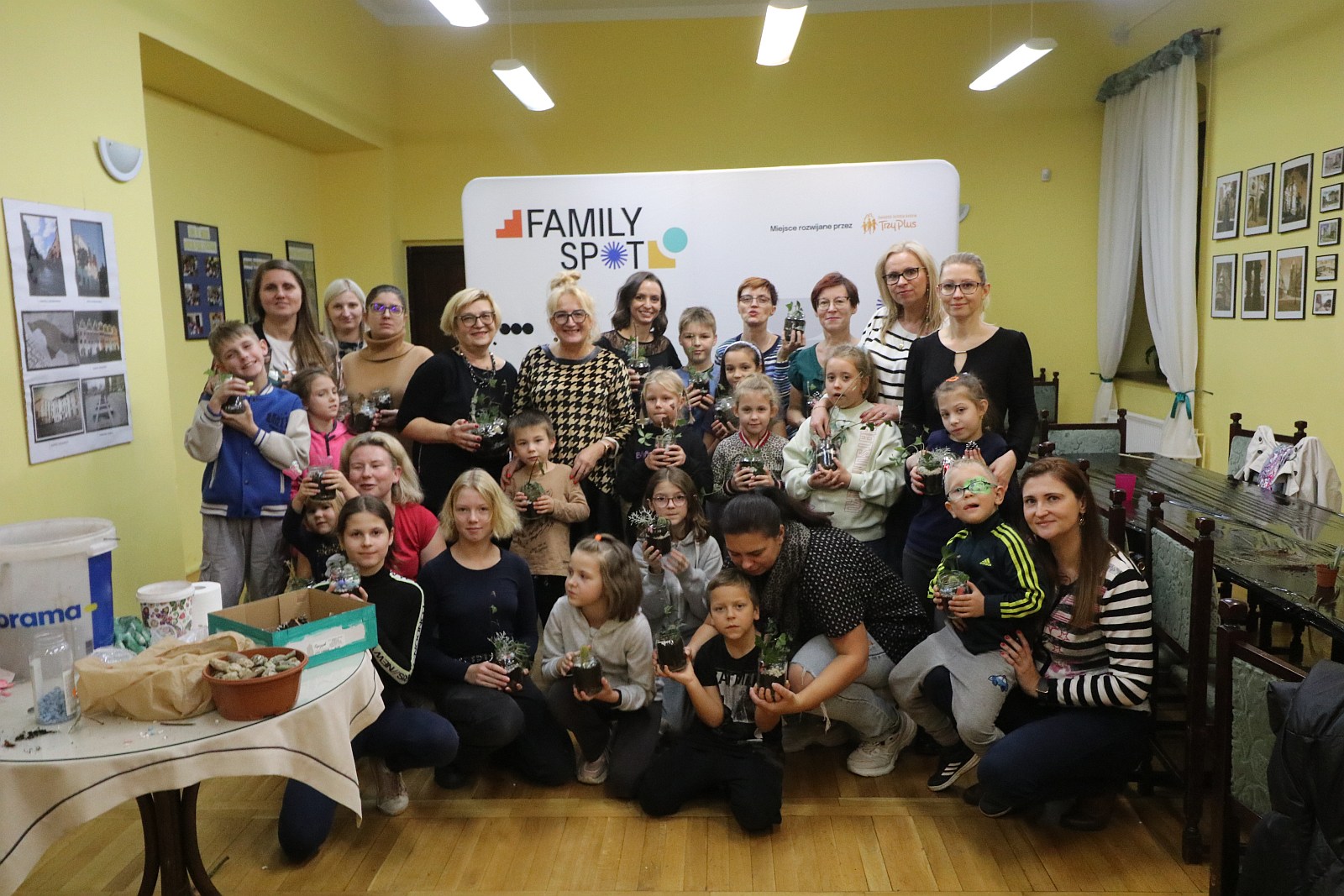 Warsztaty florystyczne Koła Dużych Rodzin 3 Plus Koło Legnica