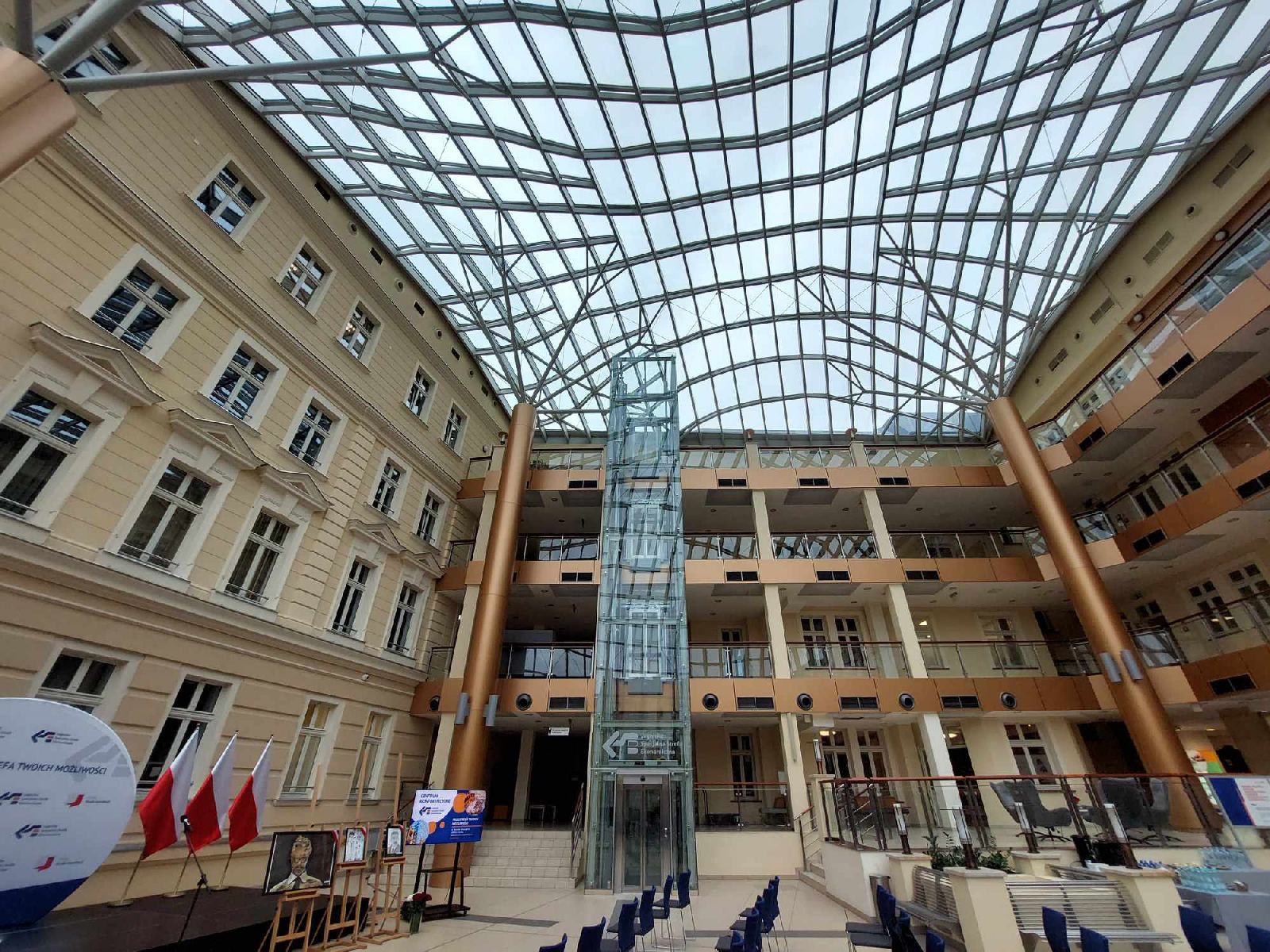 Centrum Konferencyjne LSSE nabiera nowego wymiaru