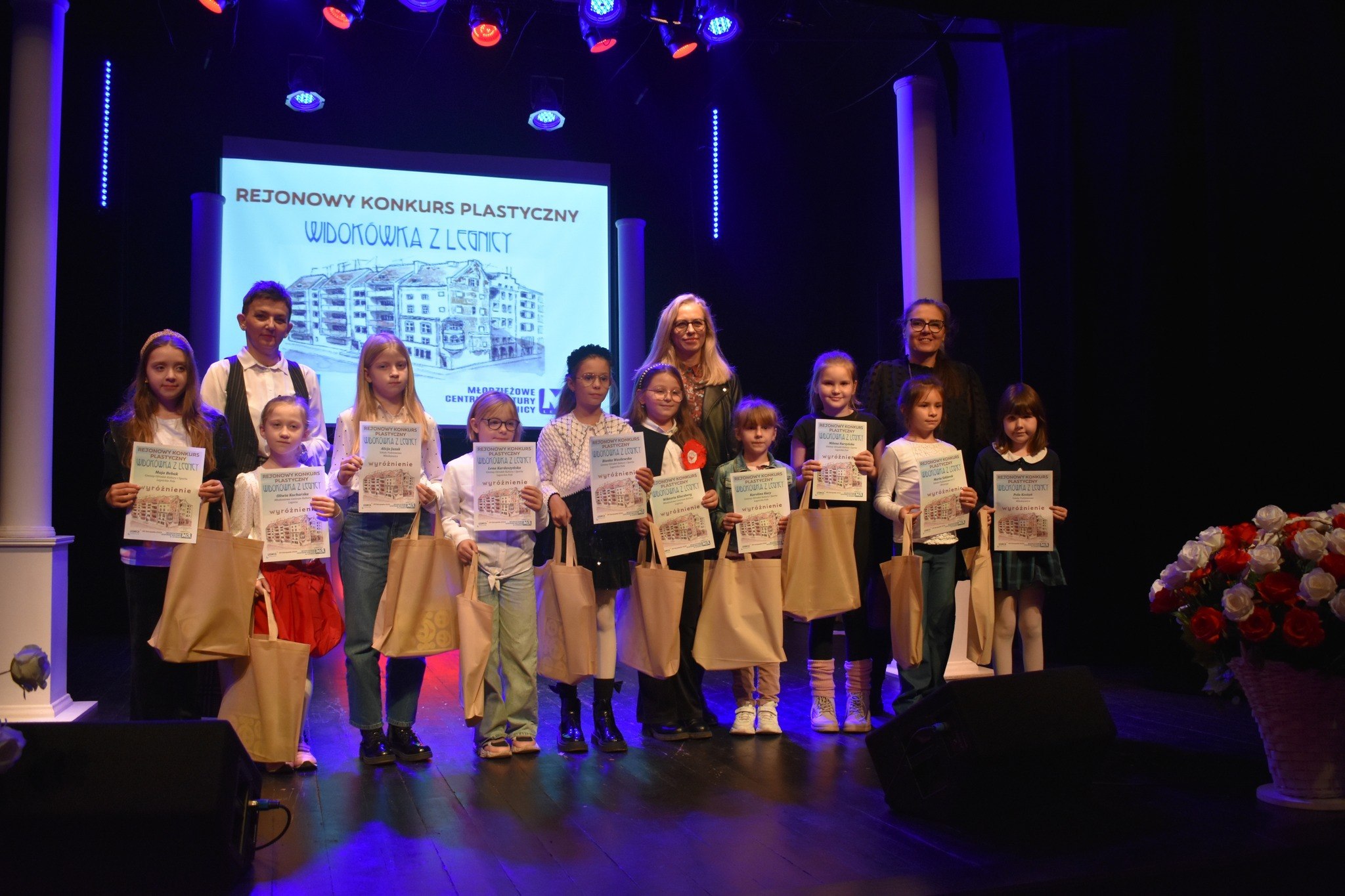 Przyznano nagrody w konkursie plastycznym  Widokówka z Legnicy