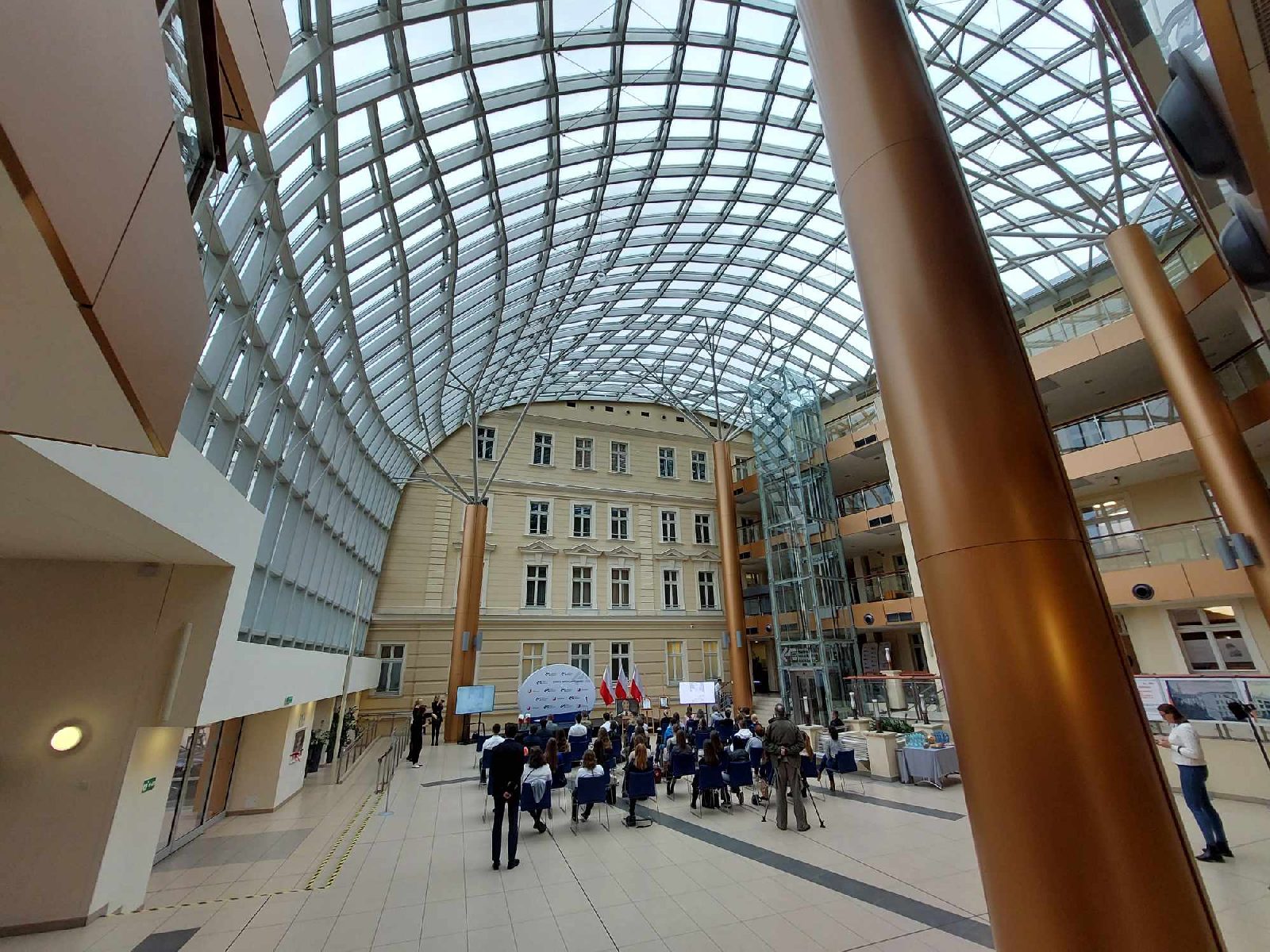 Centrum Konferencyjne LSSE nabiera nowego wymiaru