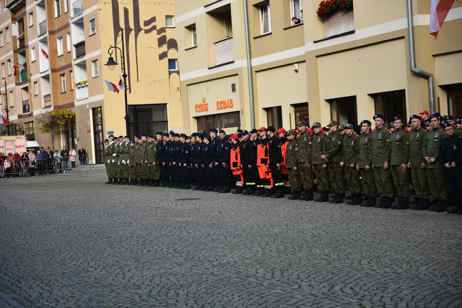 Na sztandar ślubowali strzec godności i honoru munduru