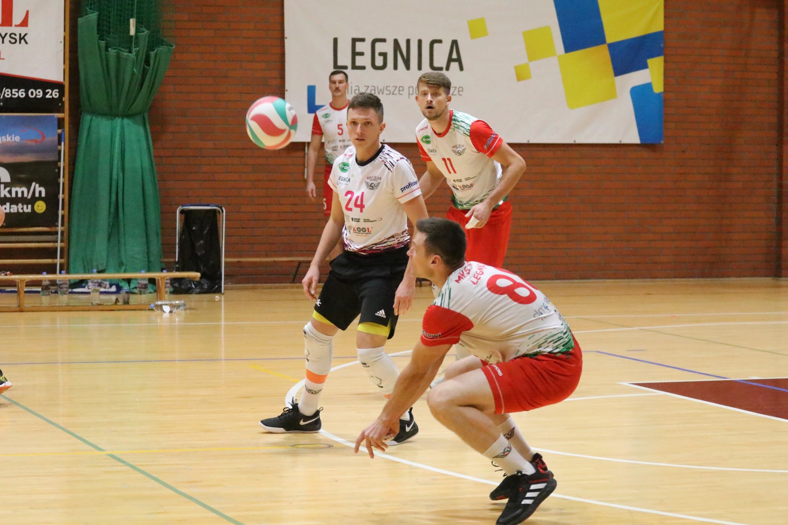 Drużyna gości okazała się za mocna dla Ikara Legnica   
