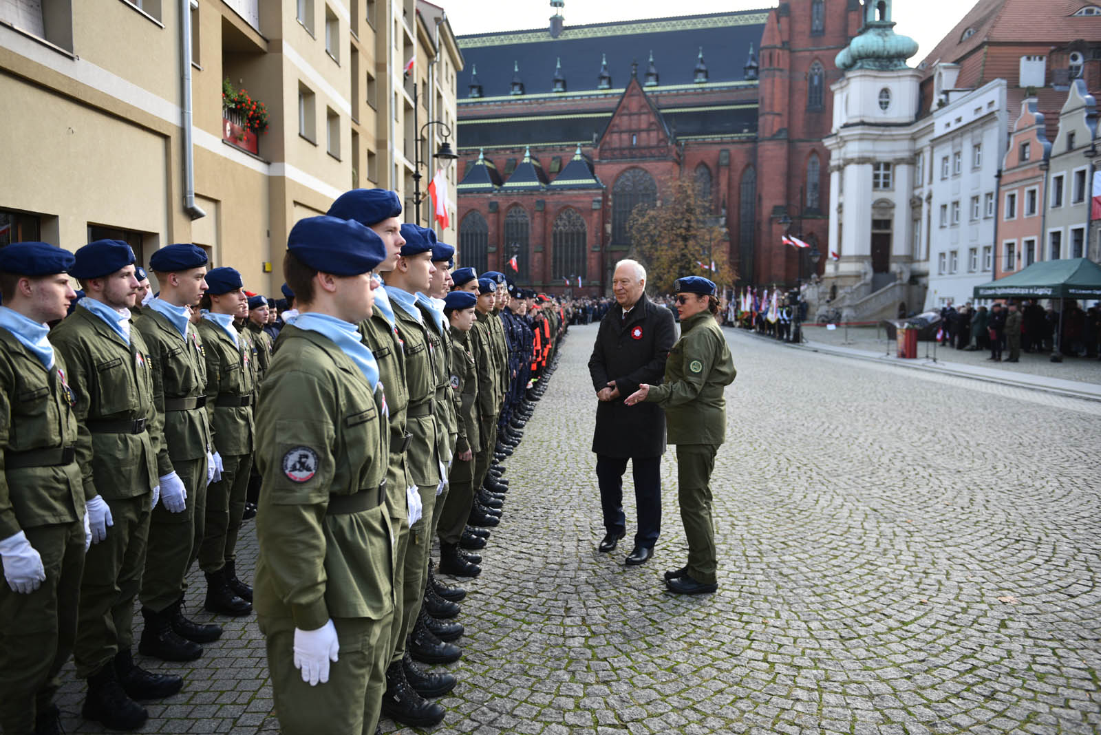 Na sztandar ślubowali strzec godności i honoru munduru