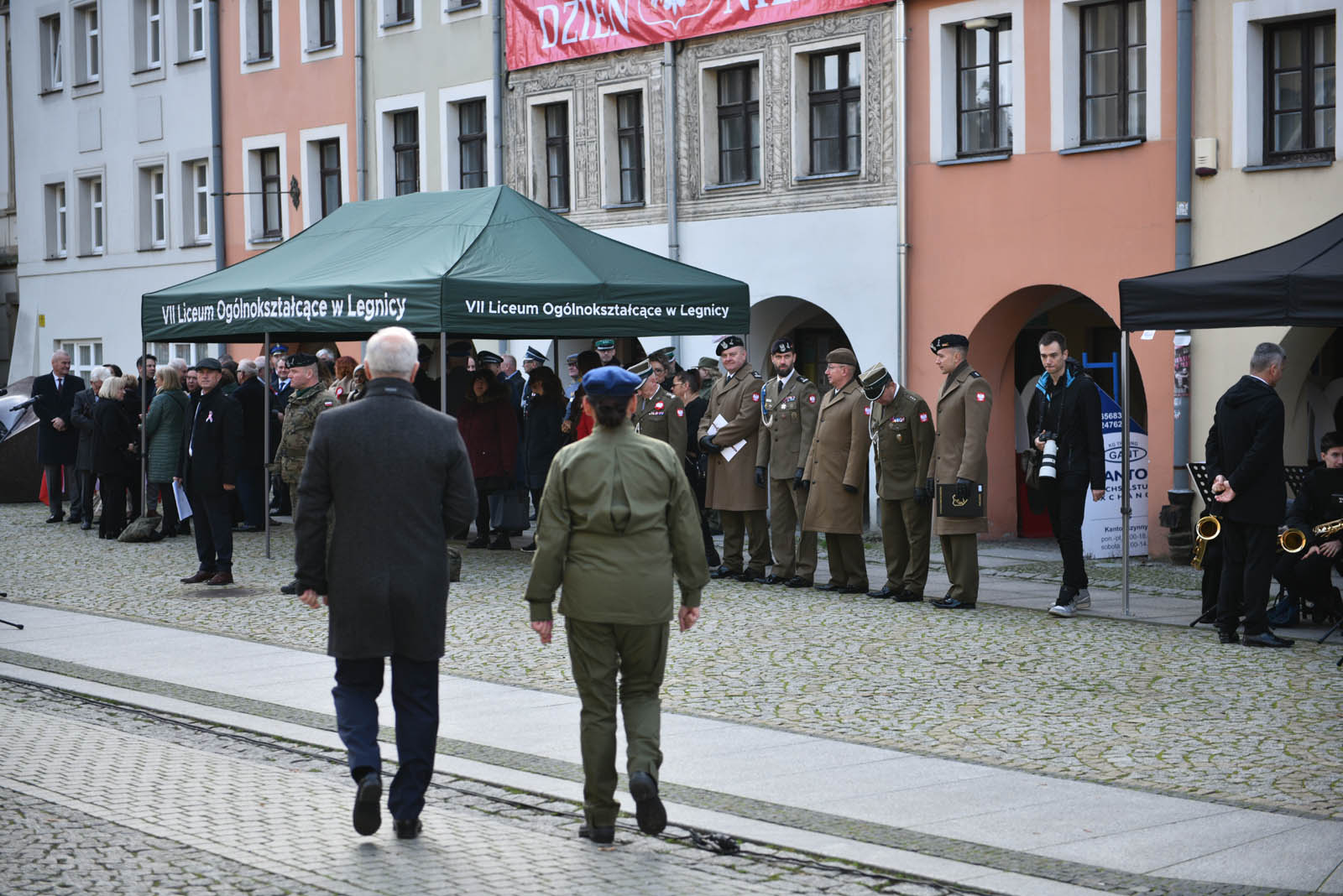 Na sztandar ślubowali strzec godności i honoru munduru