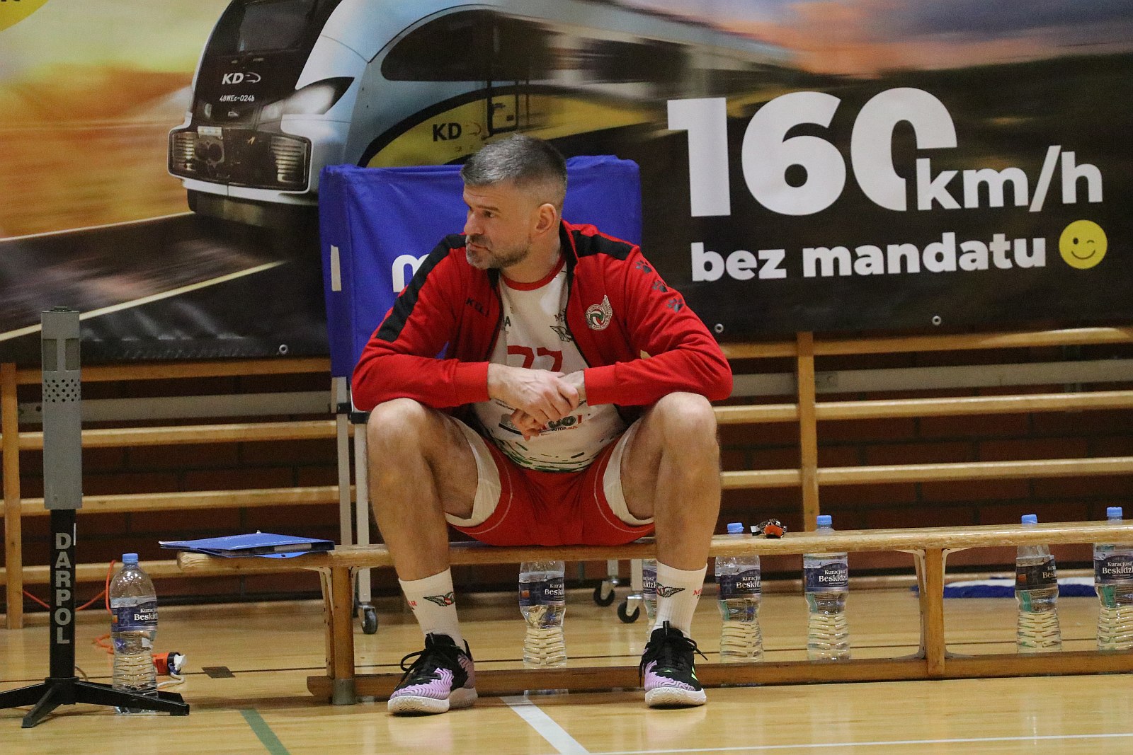 Drużyna gości okazała się za mocna dla Ikara Legnica   
