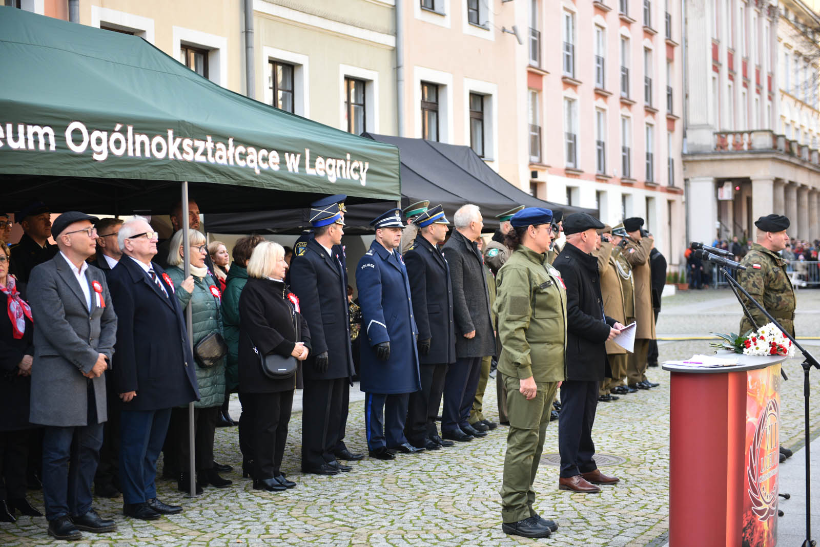 Na sztandar ślubowali strzec godności i honoru munduru