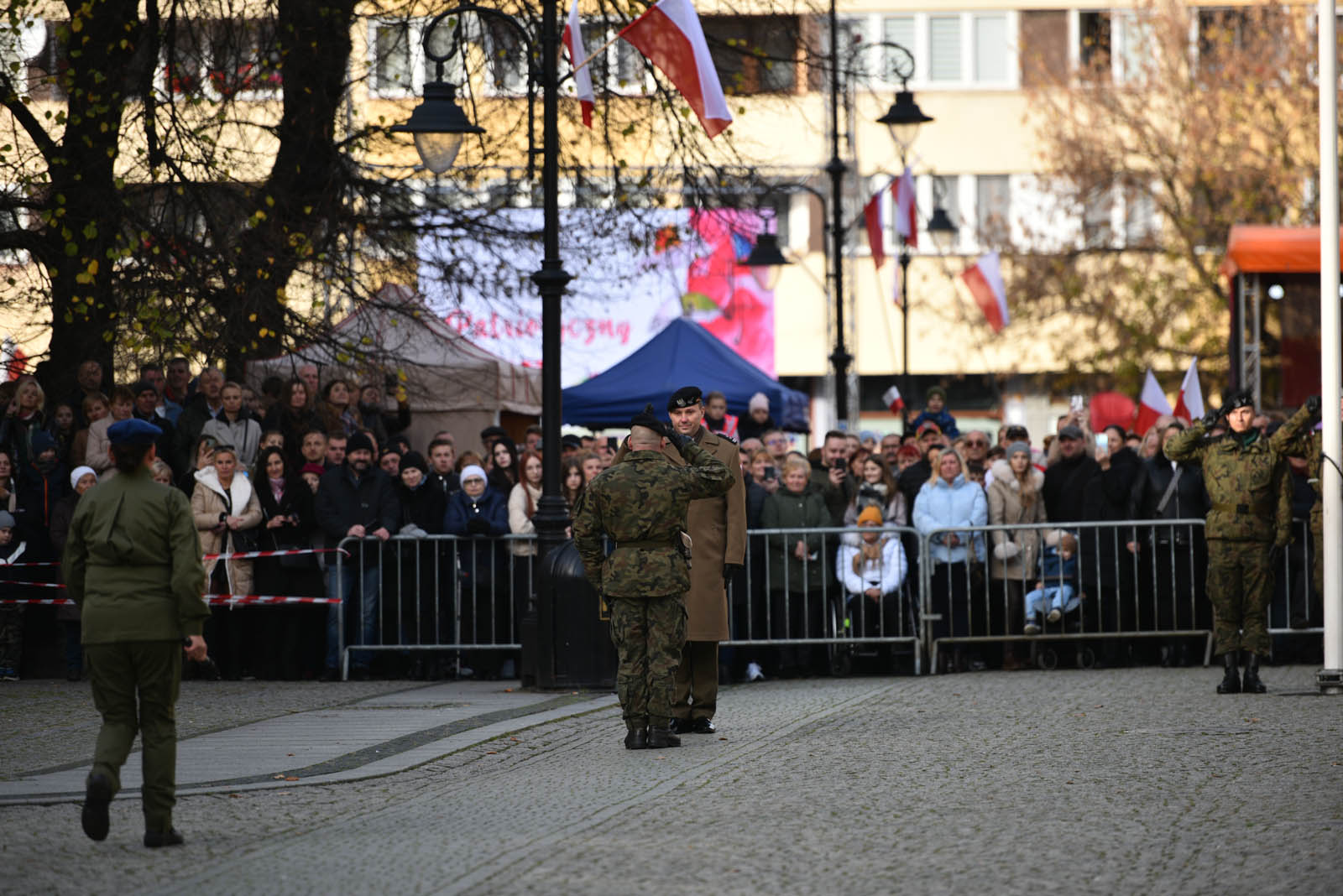 Na sztandar ślubowali strzec godności i honoru munduru