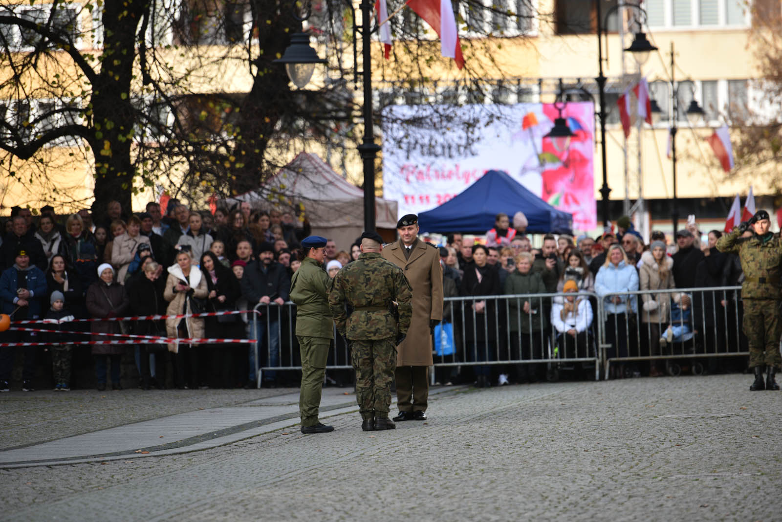 Na sztandar ślubowali strzec godności i honoru munduru
