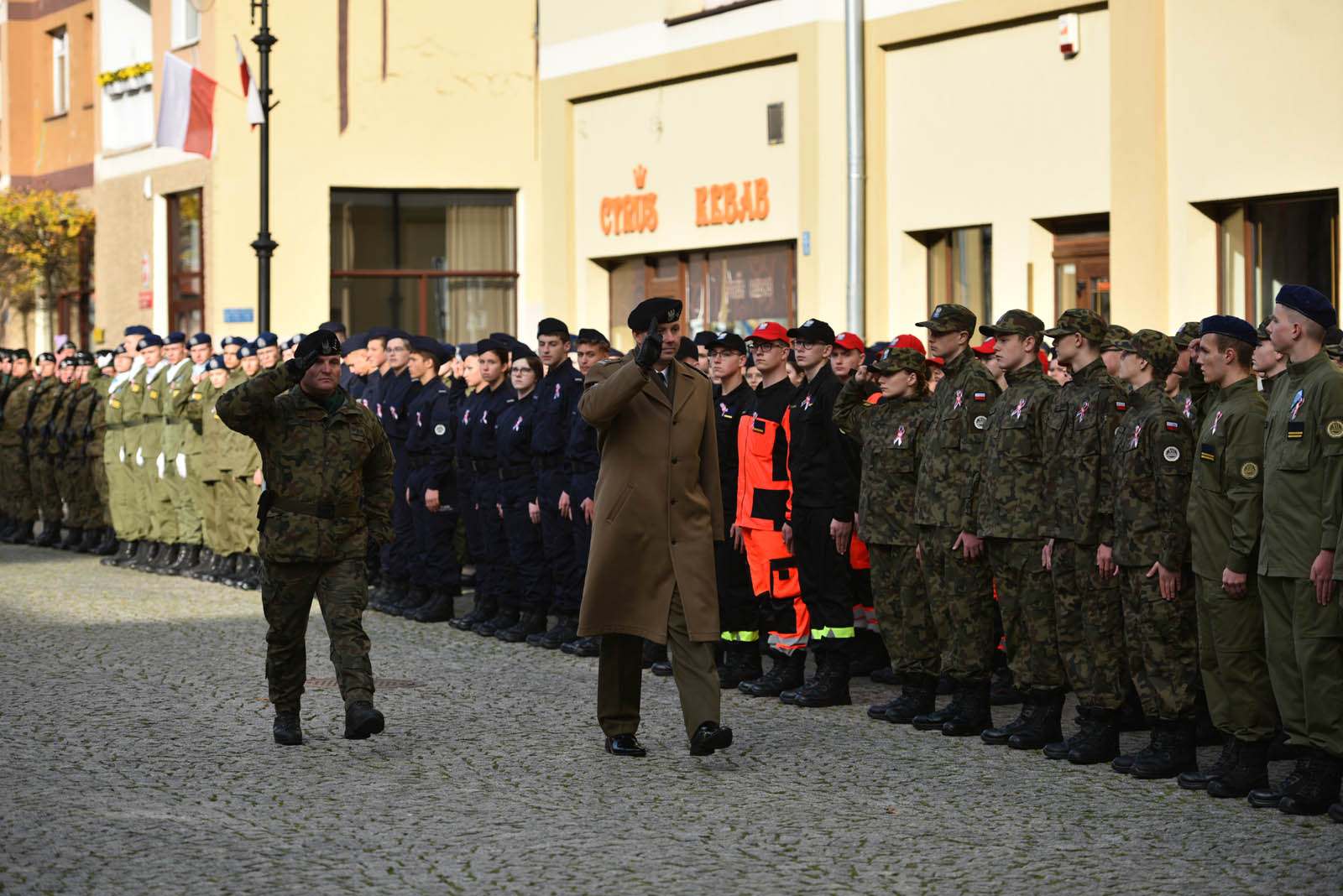 Na sztandar ślubowali strzec godności i honoru munduru