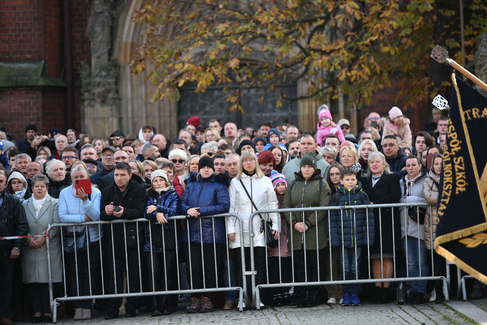 Na sztandar ślubowali strzec godności i honoru munduru