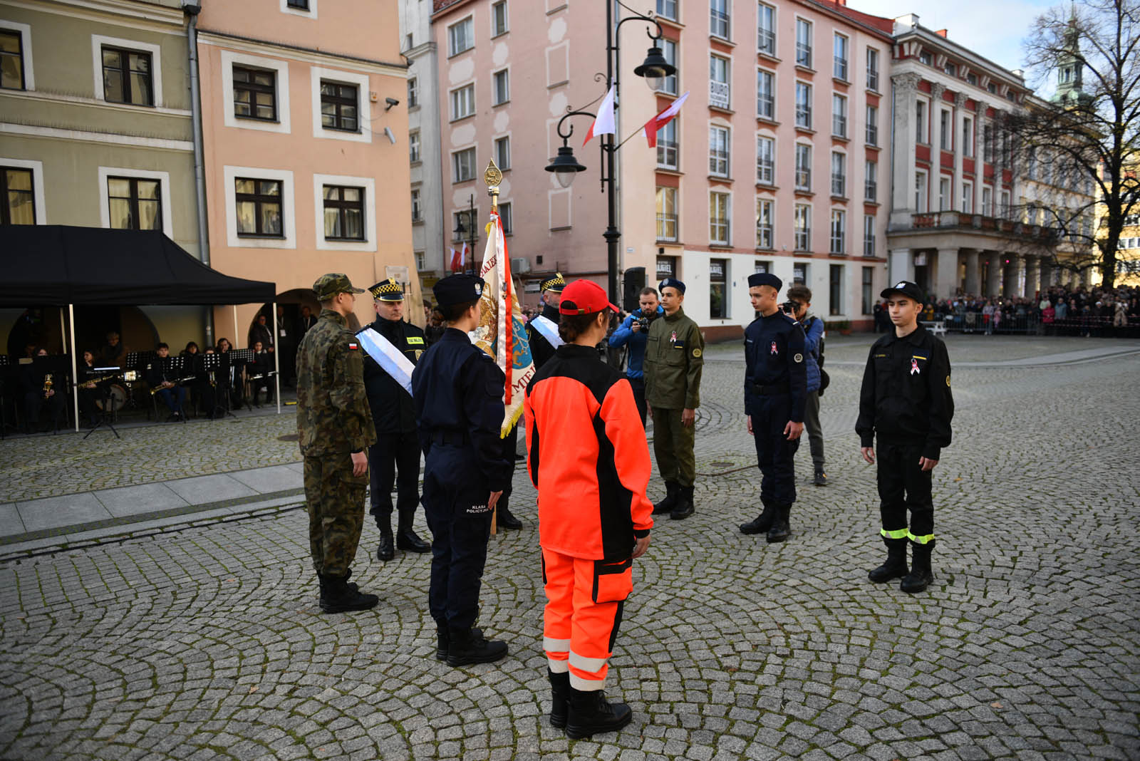 Na sztandar ślubowali strzec godności i honoru munduru