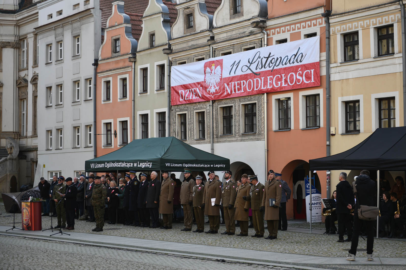 Na sztandar ślubowali strzec godności i honoru munduru