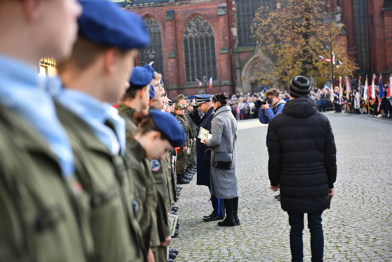 Na sztandar ślubowali strzec godności i honoru munduru