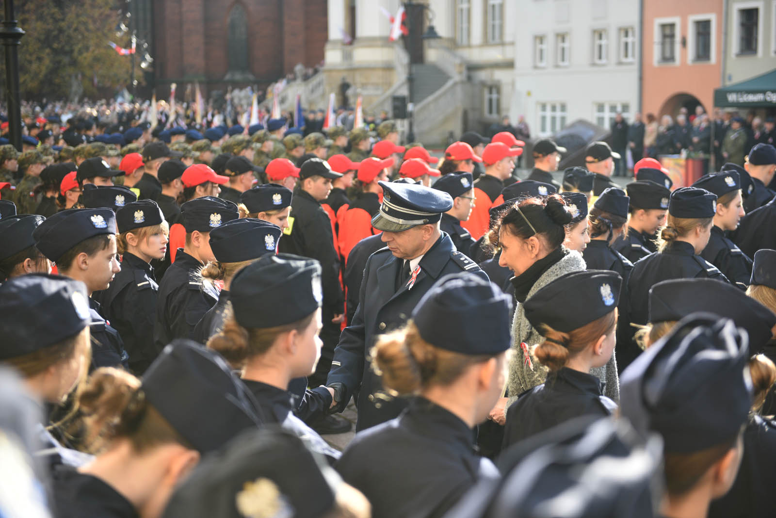 Na sztandar ślubowali strzec godności i honoru munduru