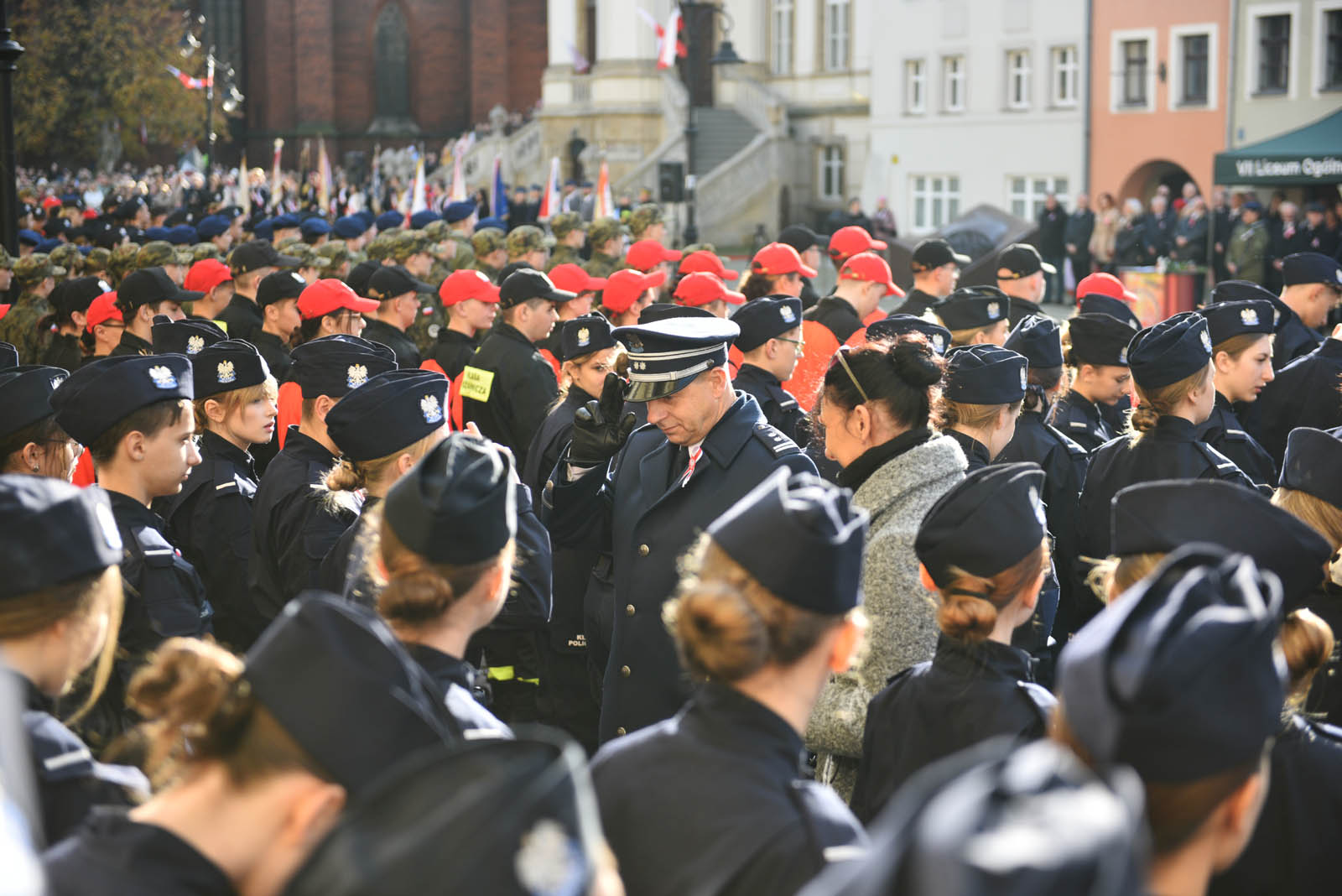 Na sztandar ślubowali strzec godności i honoru munduru