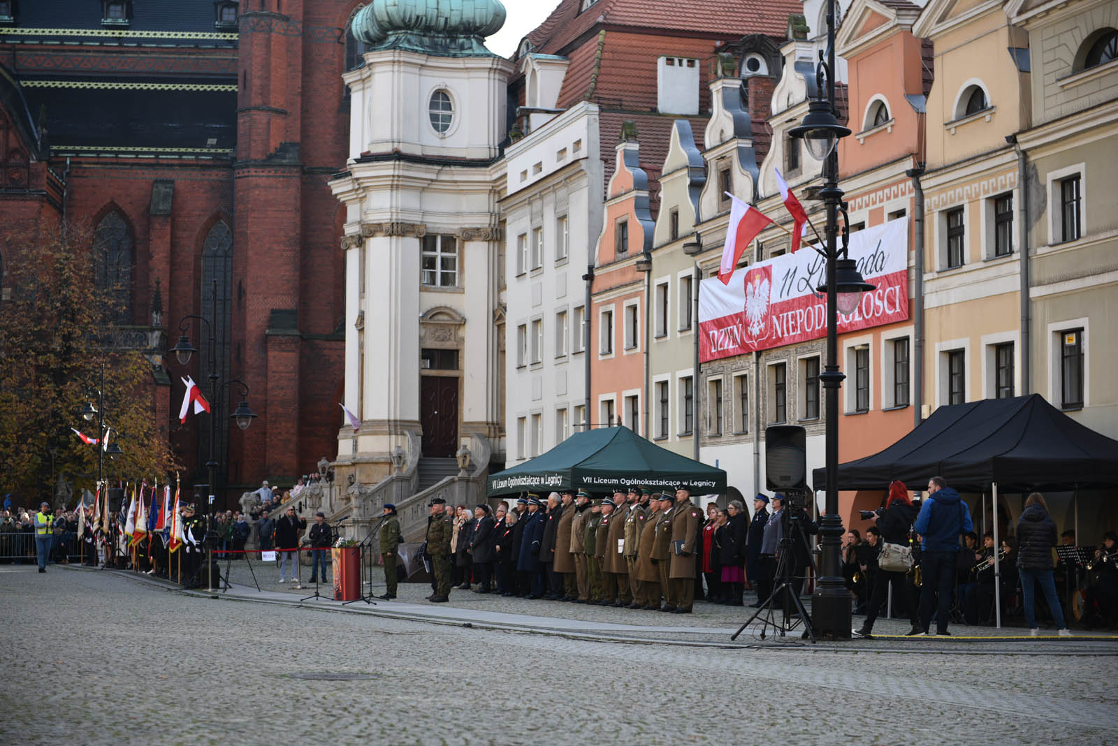 Na sztandar ślubowali strzec godności i honoru munduru