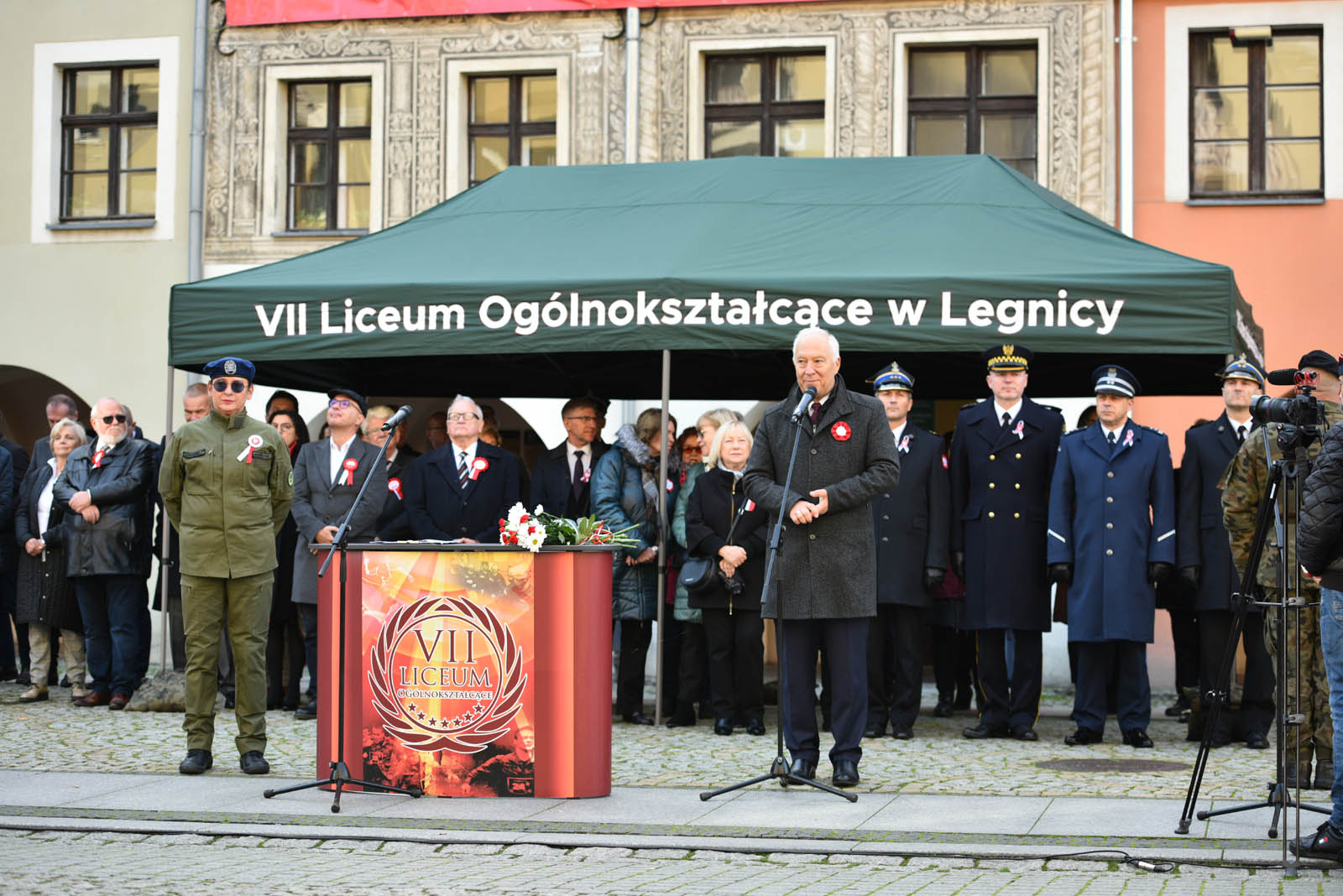 Na sztandar ślubowali strzec godności i honoru munduru