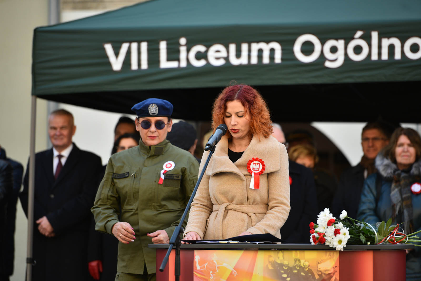 Na sztandar ślubowali strzec godności i honoru munduru