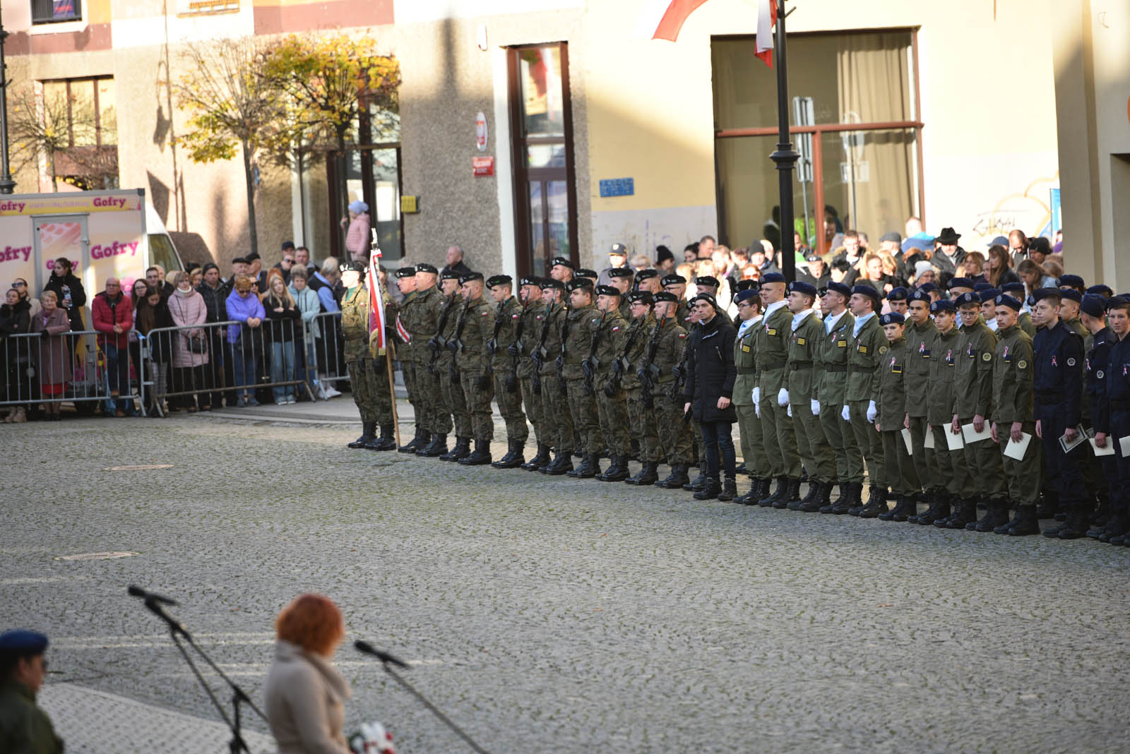 Na sztandar ślubowali strzec godności i honoru munduru