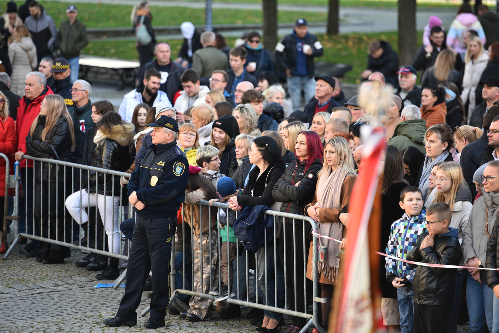 Na sztandar ślubowali strzec godności i honoru munduru