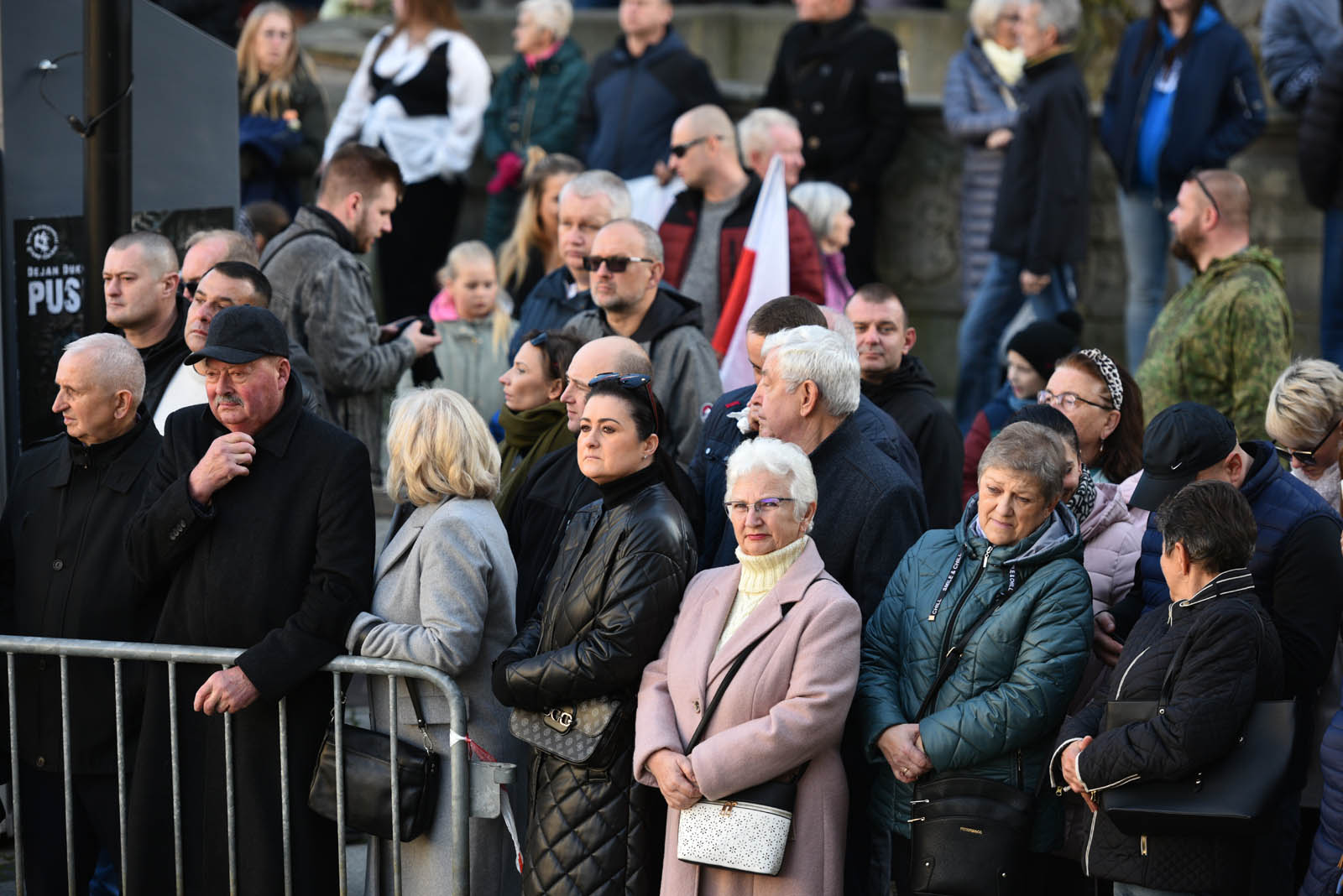 Na sztandar ślubowali strzec godności i honoru munduru