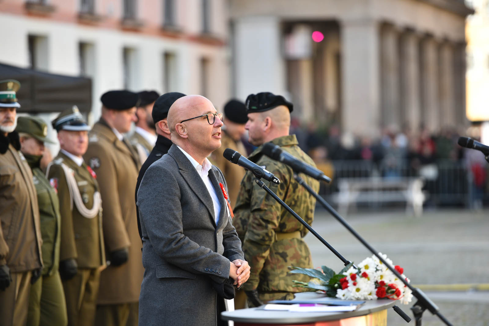 Na sztandar ślubowali strzec godności i honoru munduru