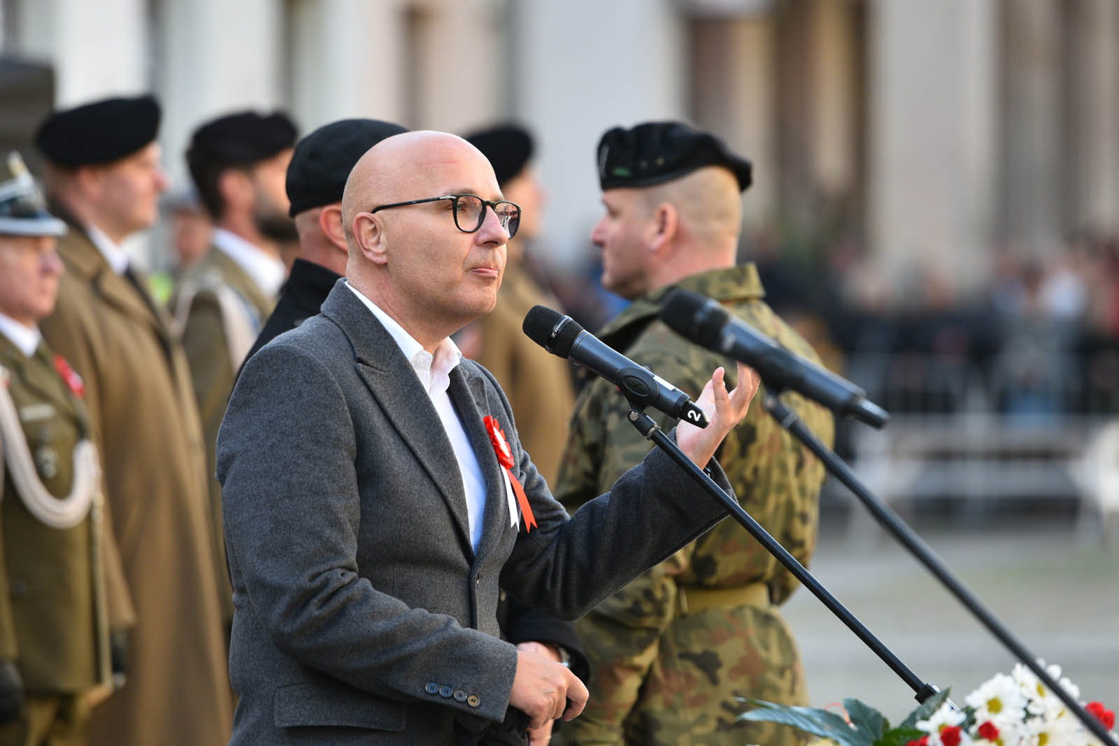 Na sztandar ślubowali strzec godności i honoru munduru