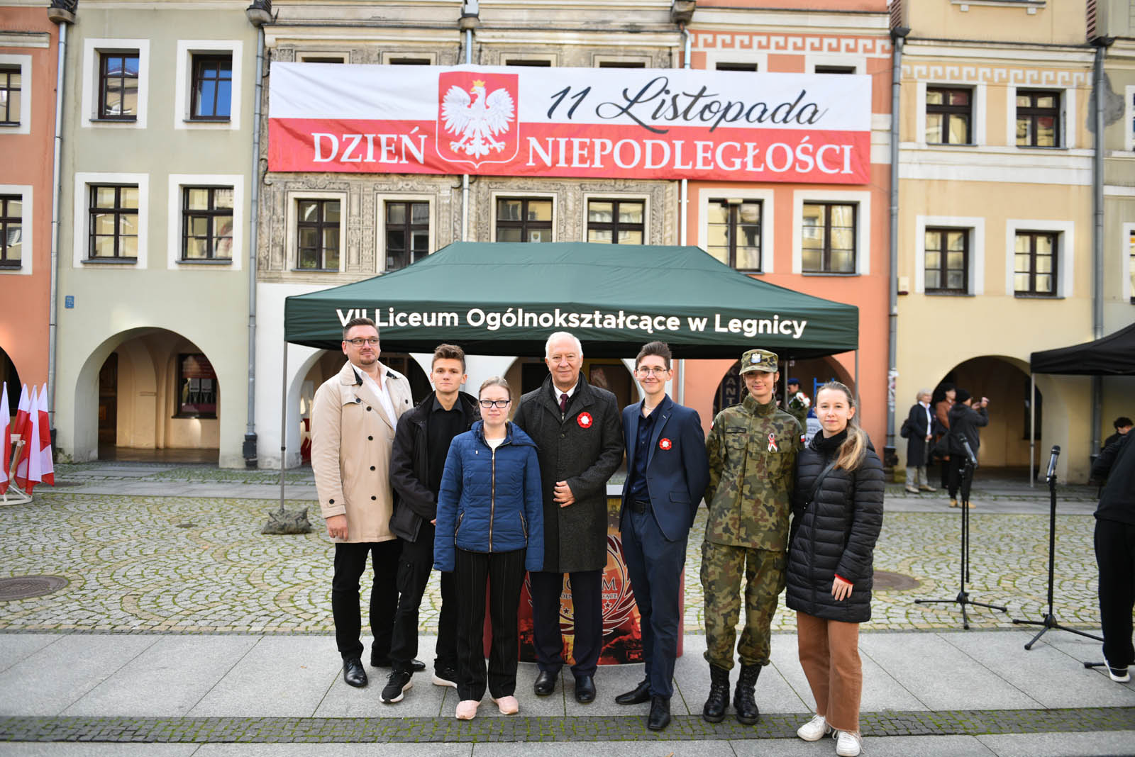 Na sztandar ślubowali strzec godności i honoru munduru