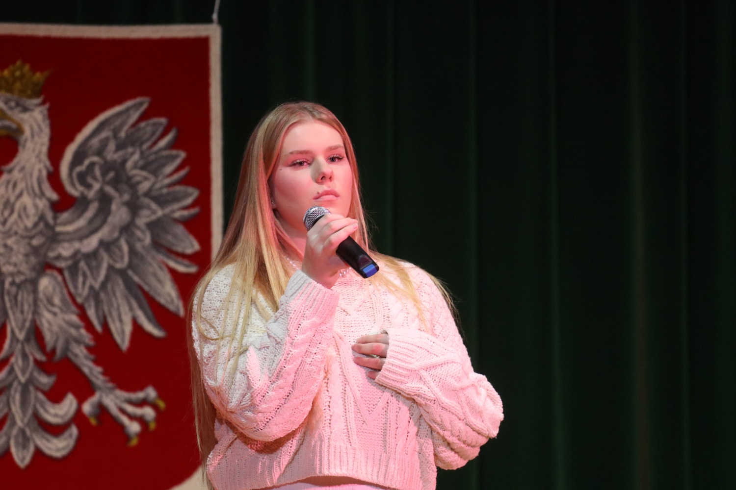 Koncert Patriotyczny w wykonaniu uczniów Nikoli Wardy