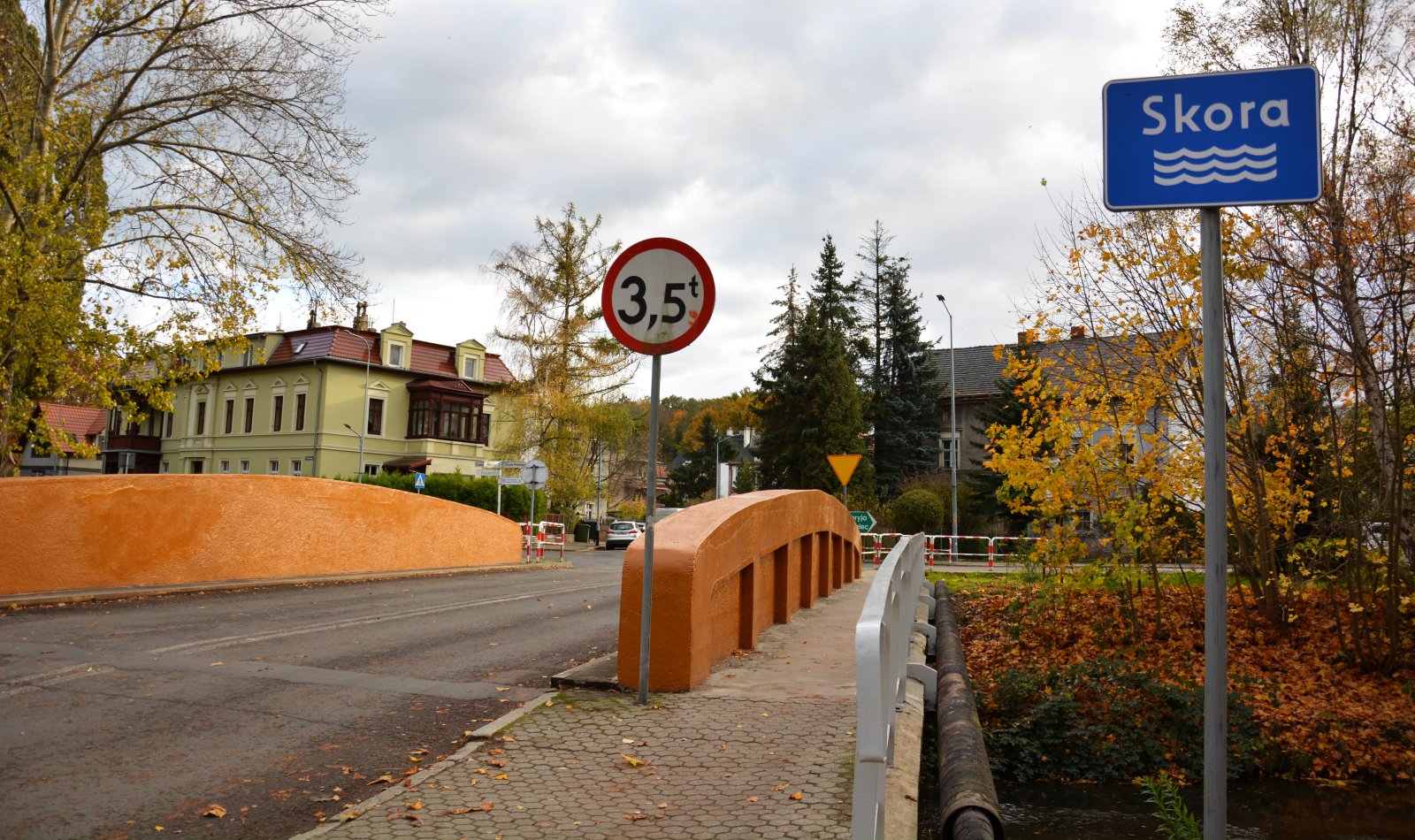 Zobacz, jak wygląda Chojnów w palecie kolorów jesieni