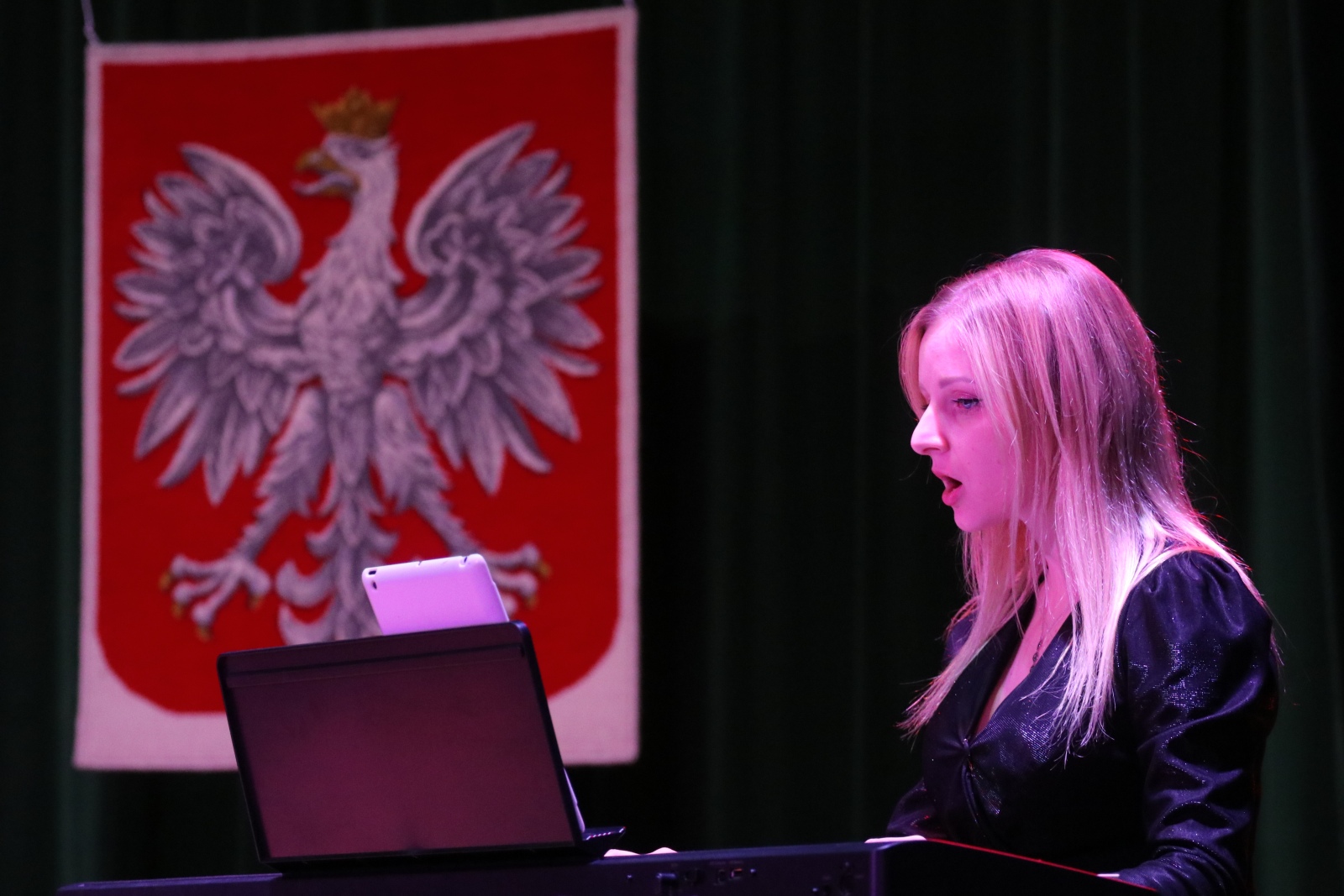 Koncert Patriotyczny w wykonaniu uczniów Nikoli Wardy