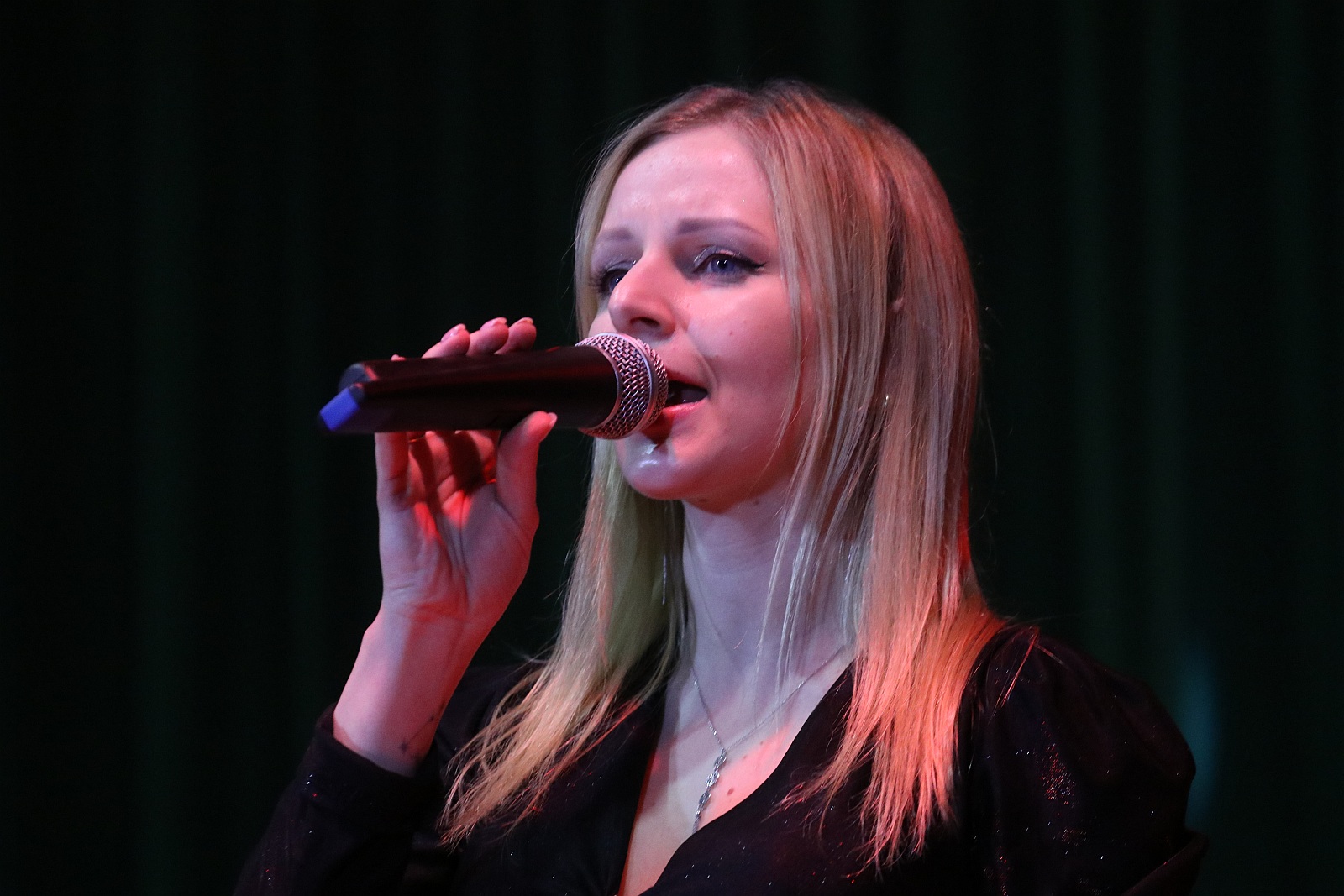 Koncert Patriotyczny w wykonaniu uczniów Nikoli Wardy