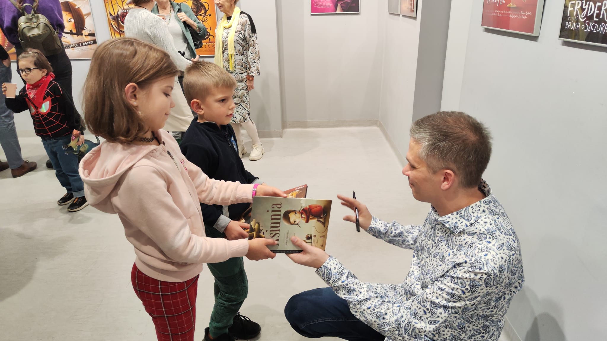 „Lekko nie ma...”. Dlaczego? Sprawdź w Galerii Satyrykon