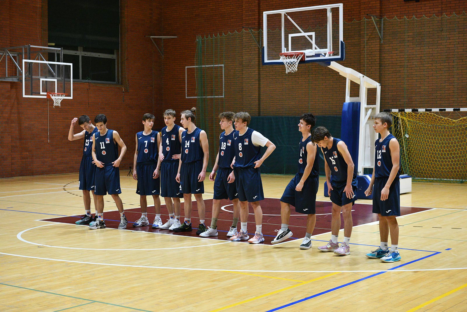 Basket Legnica rzuca ponad sto punktów i zwycięża