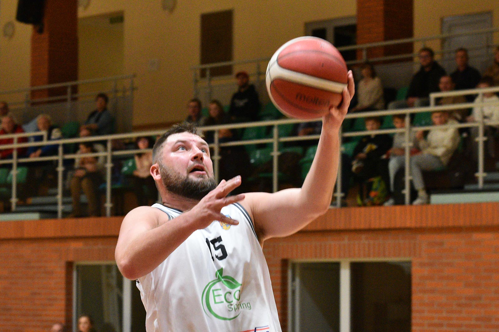 Basket Legnica rzuca ponad sto punktów i zwycięża
