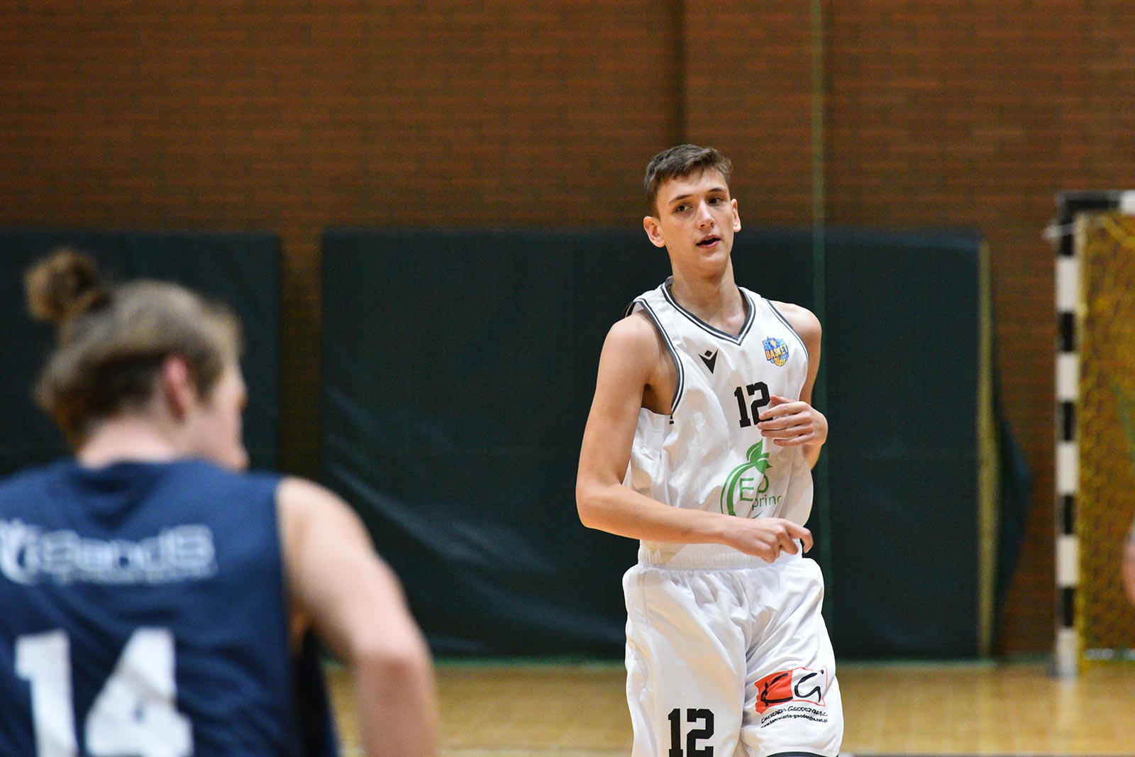 Basket Legnica rzuca ponad sto punktów i zwycięża