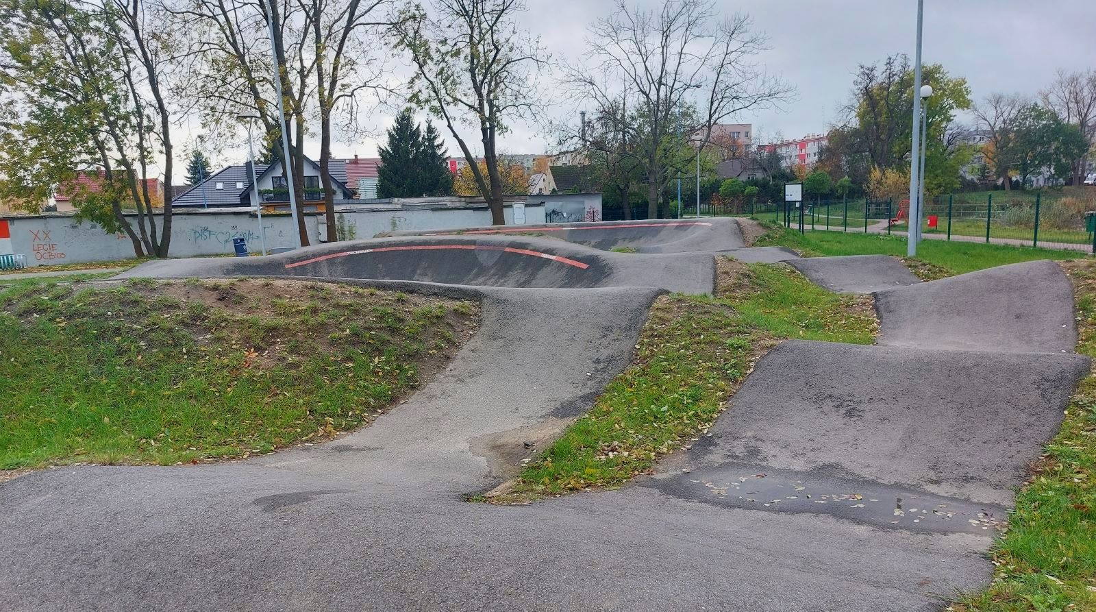 Chojnowski skatepark  pogrążył się w jesienej zadumie