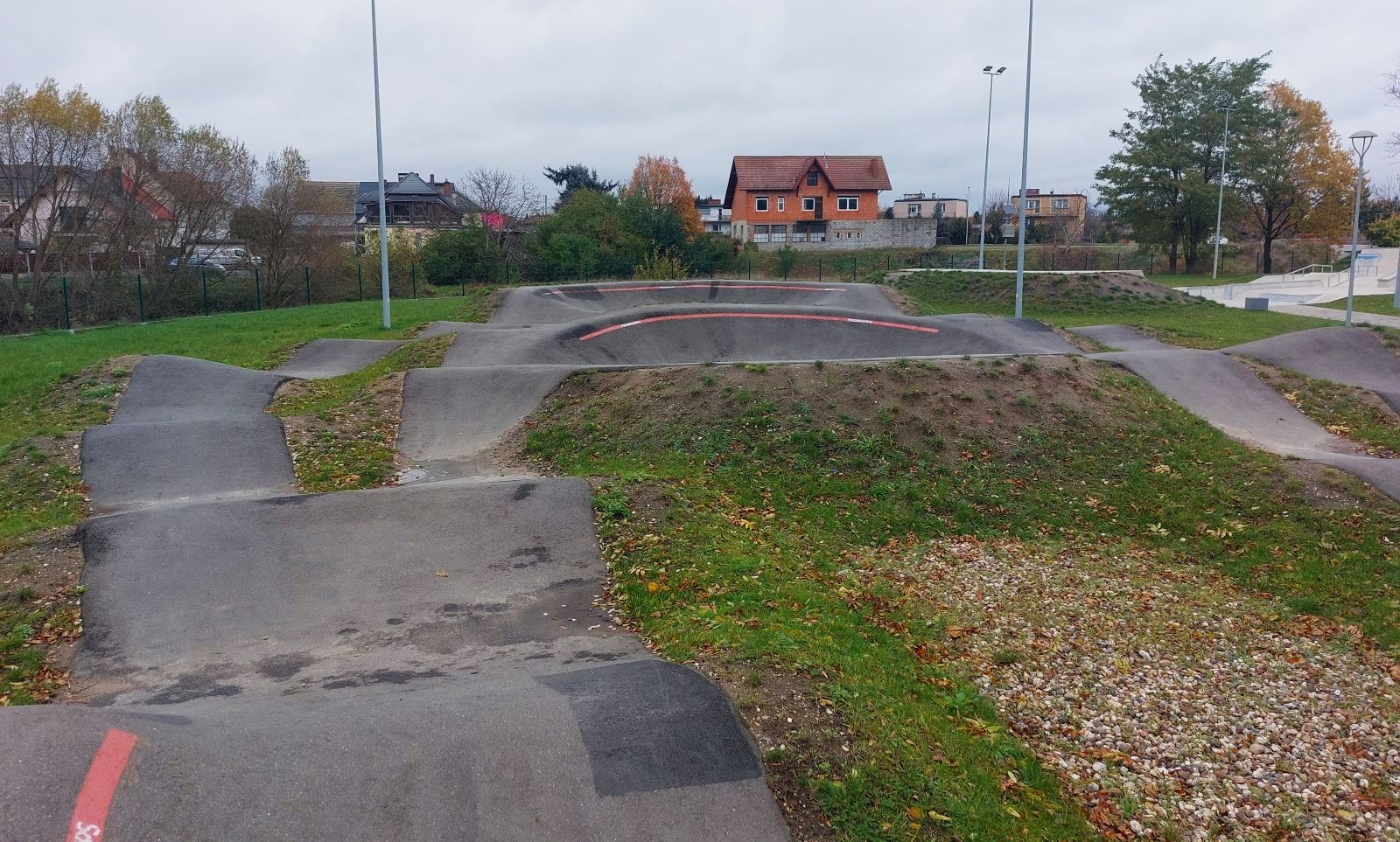 Chojnowski skatepark  pogrążył się w jesienej zadumie