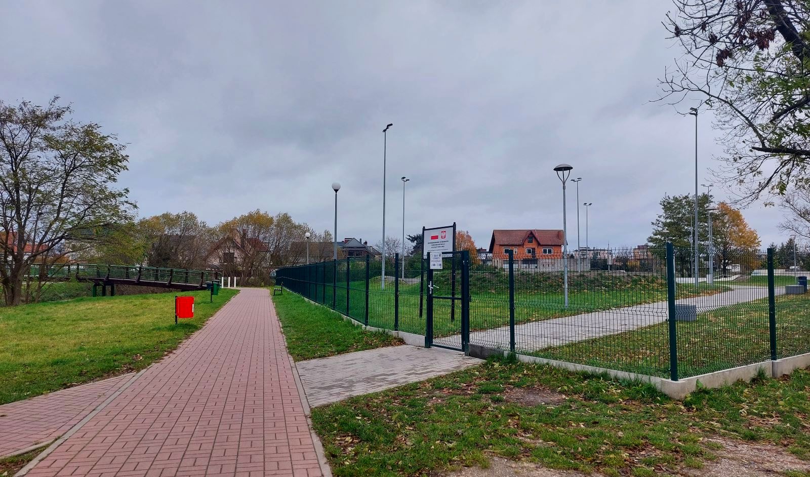 Chojnowski skatepark  pogrążył się w jesienej zadumie