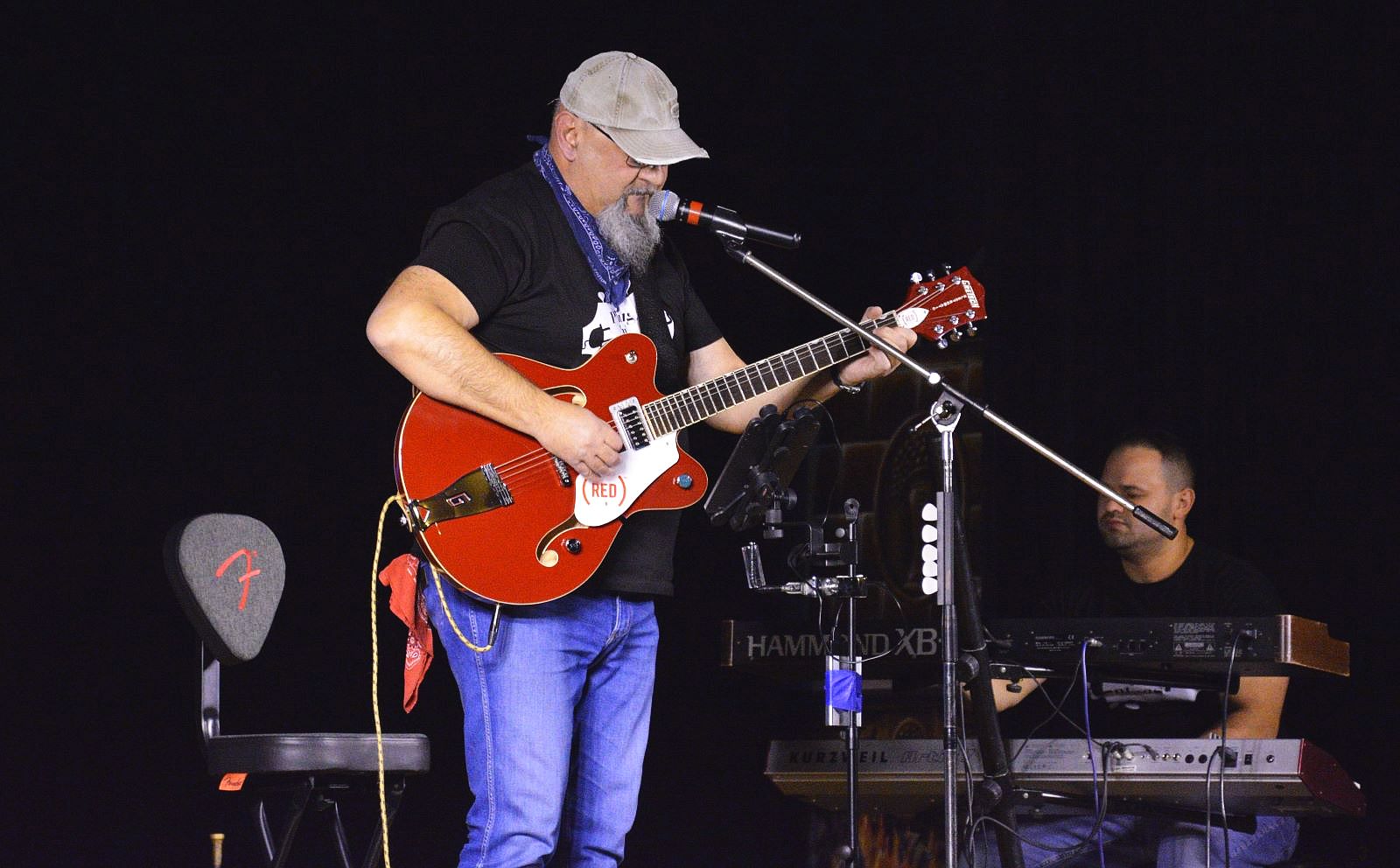 Koncert zespołu  Plug'n'Blues w chojnowskim domu kultury