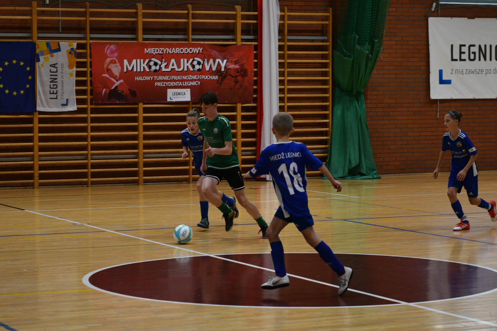 Miedź Legnica triumfuje w tegorocznym Turnieju Mikołajkowym