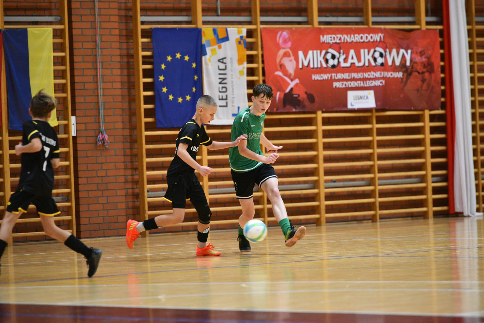 Miedź Legnica triumfuje w tegorocznym Turnieju Mikołajkowym